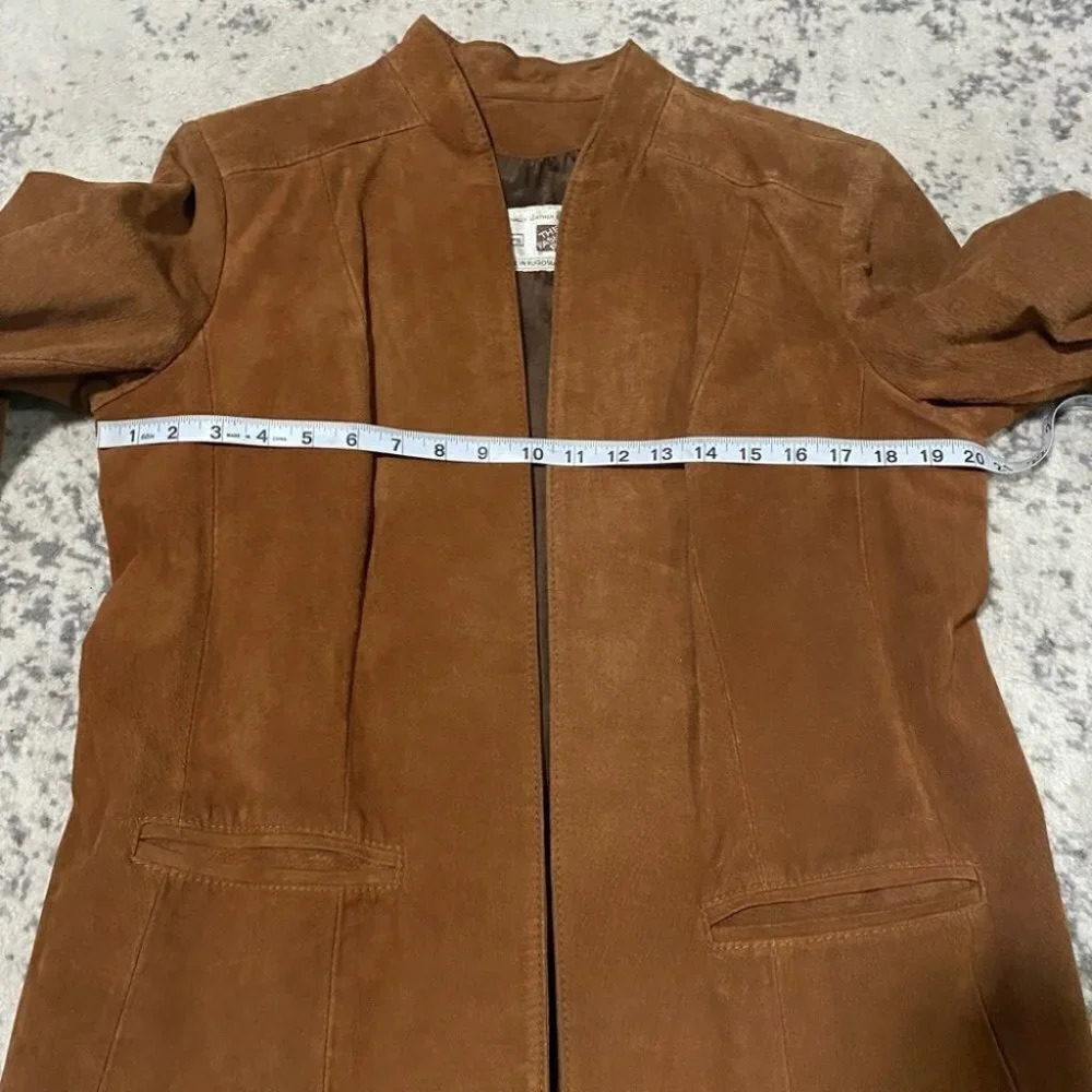 Vintage Women's Tan Suede Leather Jacket - Picture 8 of 12